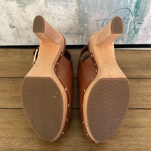 NWOT MICHAEL Michael Kors Adjustable Leather Studded Platform Slingback - Picture 6 of 11